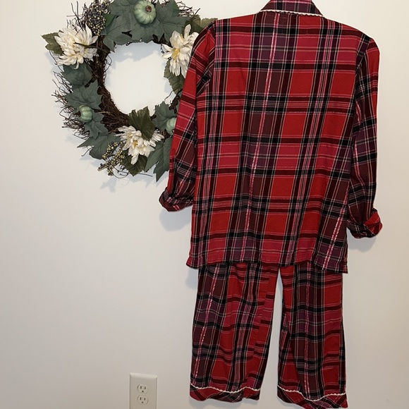 Victoria’s Secret Holiday Edition Flannel Pajama Set - Picture 8 of 10